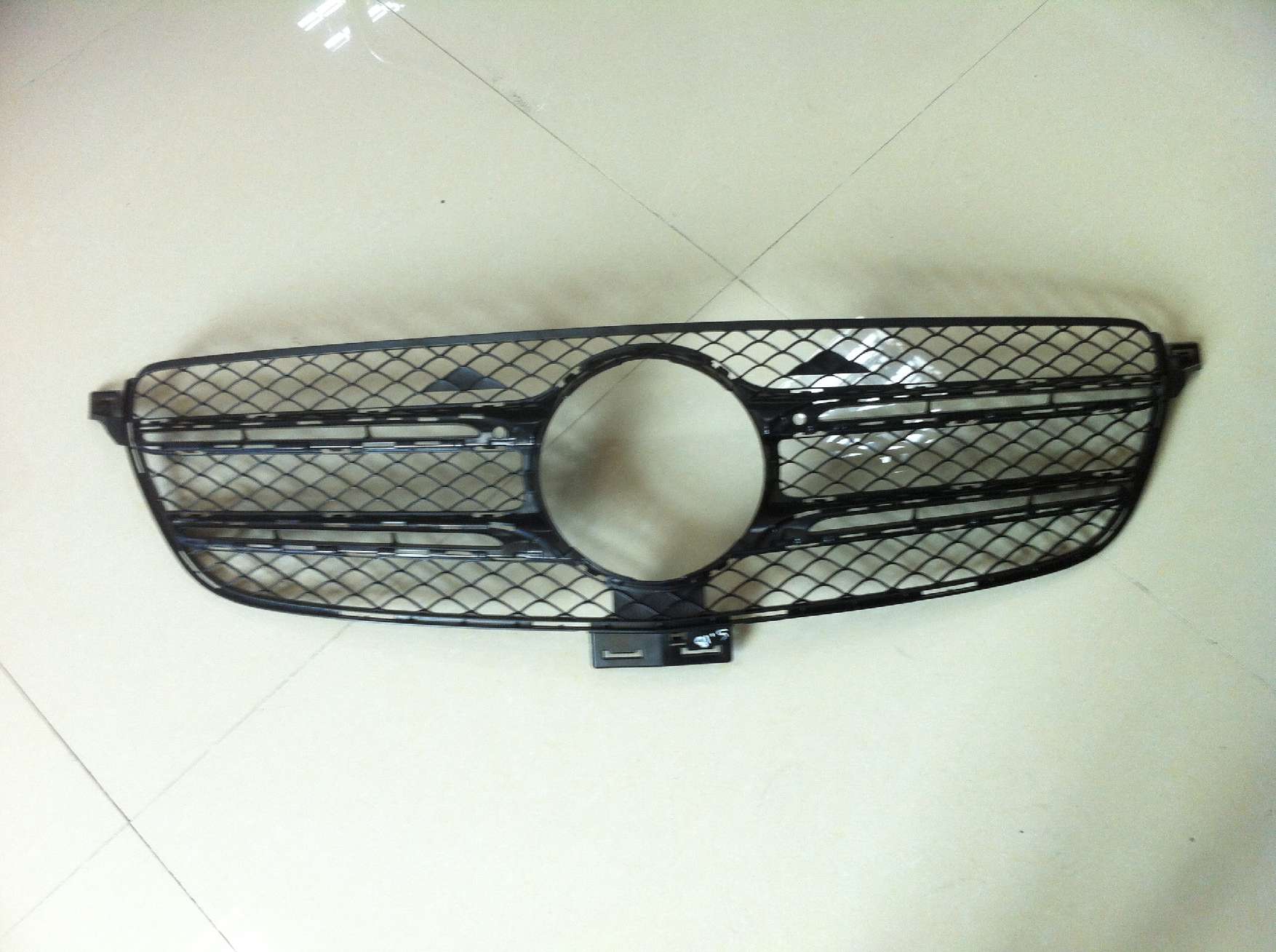 This is BMW grid, do manual work is delicate, each place is very smooth, polishing technology in pla...